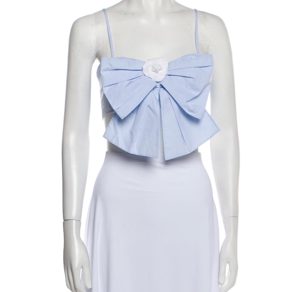 AUTHENTIC💯 Chanel
2020 Square Neckline Crop Top